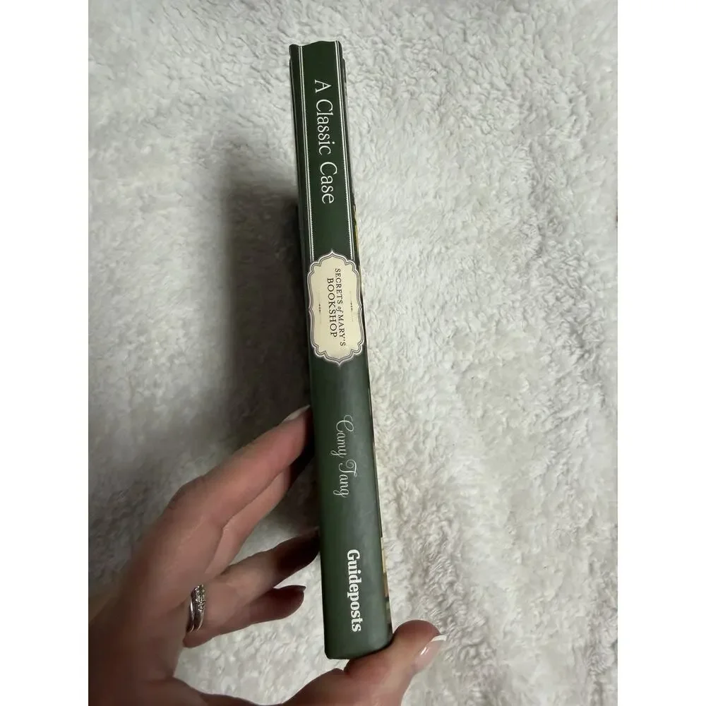The Secrets of Mary's Bookshop (A Classic Case) Camy Tang Guideposts HB